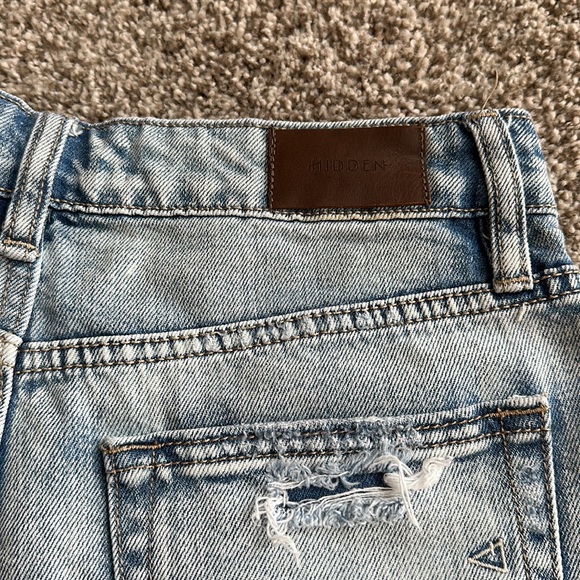 HIDDEN SOFIE LIGHT WASH HIGH WAIST SHORTS - Picture 8 of 9